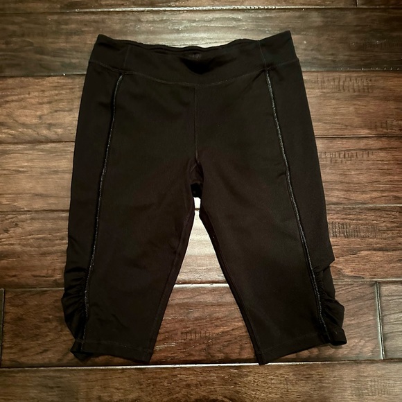 Jennifer Lopez Pants - Jennifer Lopez Cropped Leggings/Biker Shorts